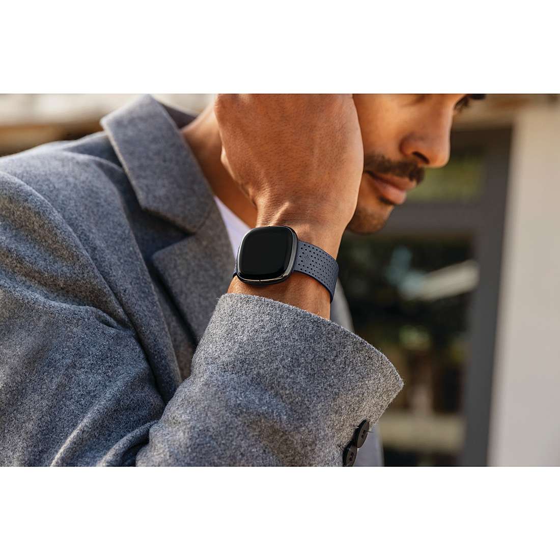 Fitbit Smartwatches Sense homme FB512BKBK Je porte