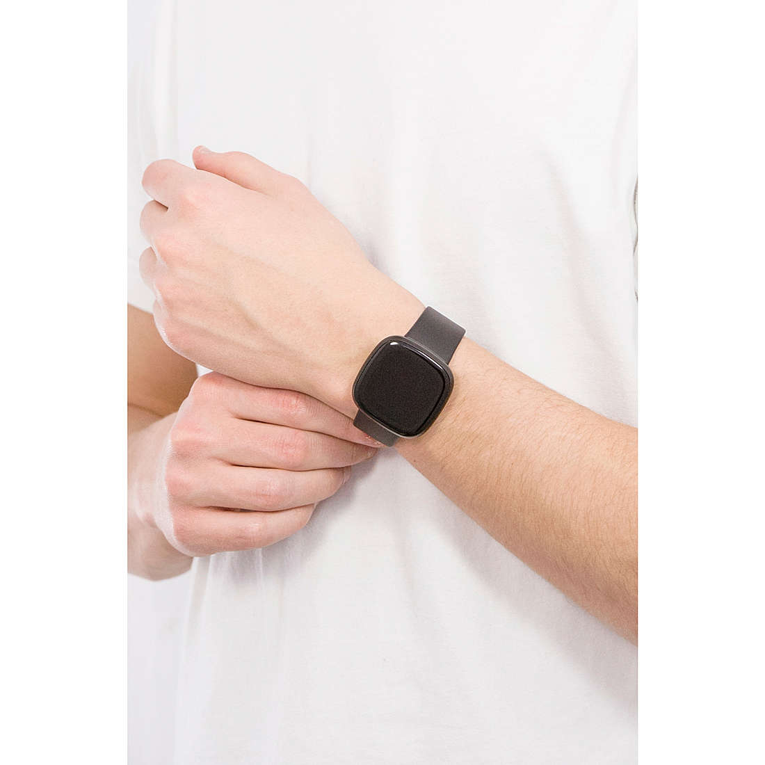 Fitbit Smartwatches Versa homme FB511BKBK Je porte