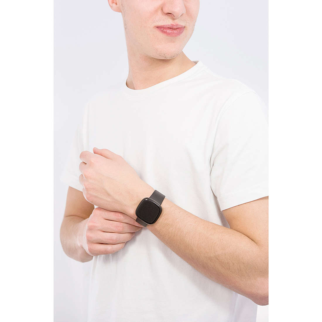 Fitbit Smartwatches Versa homme FB511BKBK Je porte